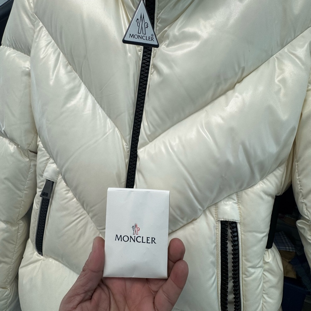 Moncler CELAC Giubbotto Jacket - Picture 4 of 12